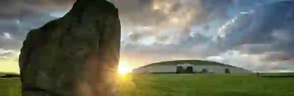 bru-na-boinne-strip-one-newgrange-general