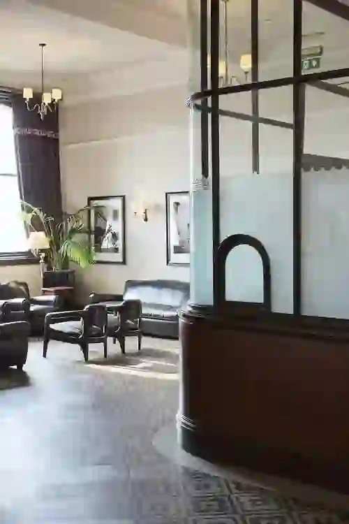 titanic-hotel-panelled-partition