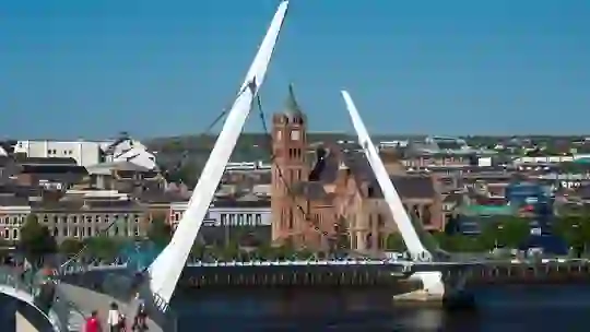 derry-londonderry-golf-causeway-coastal-route